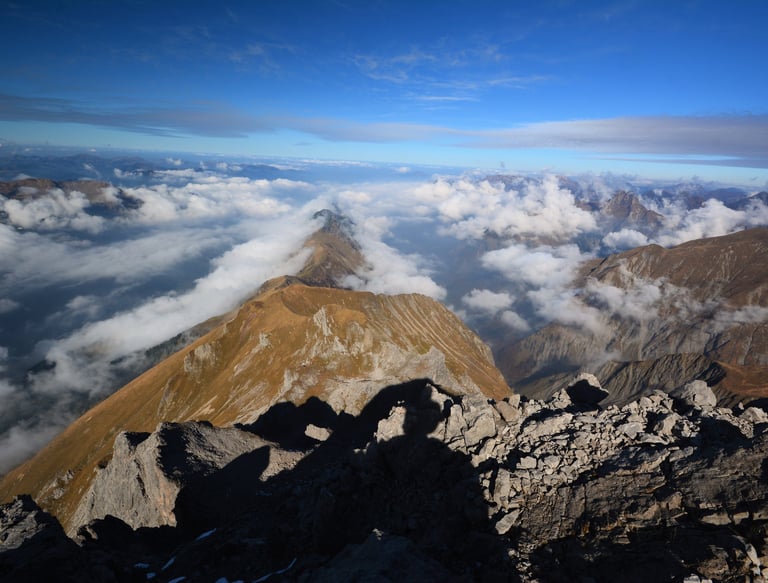 blick von der trettach wolkenmeer höhenzüge wildengundkopf