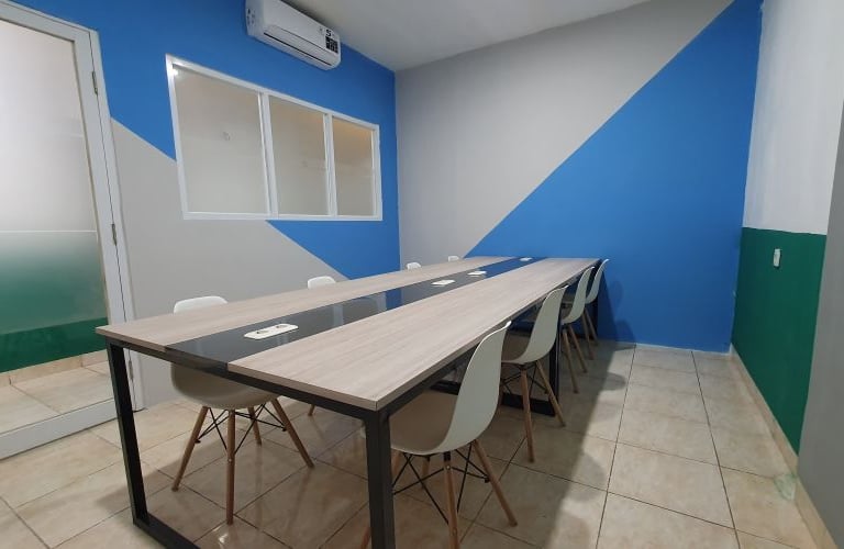 view meeting room dari depan di kaspa space