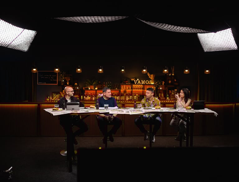 Nuestro Bar siendo la escenografía protagonista de nuestro plató de 180m2