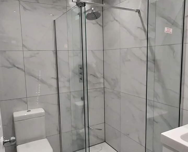 marble effect bathroom tile