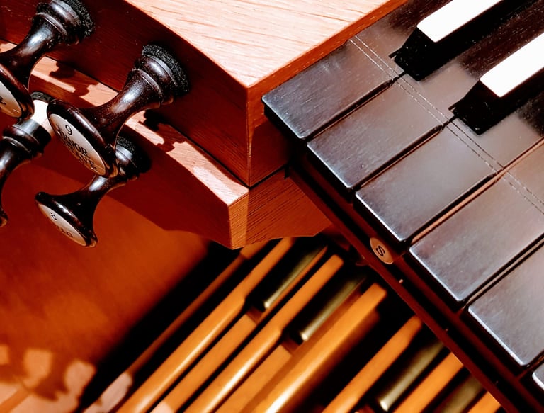 partial view of Klais organ console, Esplanade (SG)