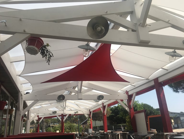 Voiles d'ombrage terrasse restaurant