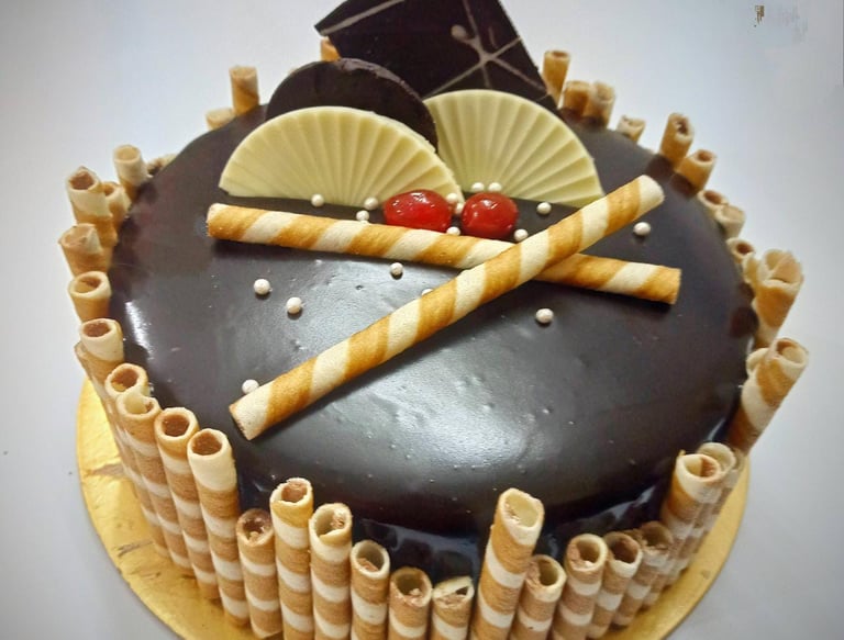Chocolate Cake Prayagraj Vyanjan Bakers