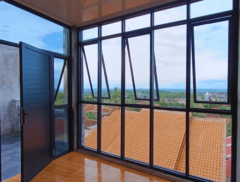 <img src="pintu-aluminium.jpg" alt="Pintu Aluminium Minimalis Kuat dan Tahan Lama - Dzalfa Jaya Alum