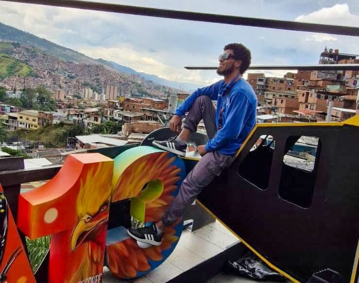 foto del helicóptero en la Comuna 13