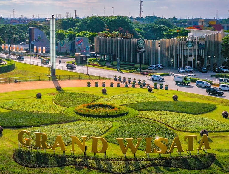 Bundaran Grand Wisata