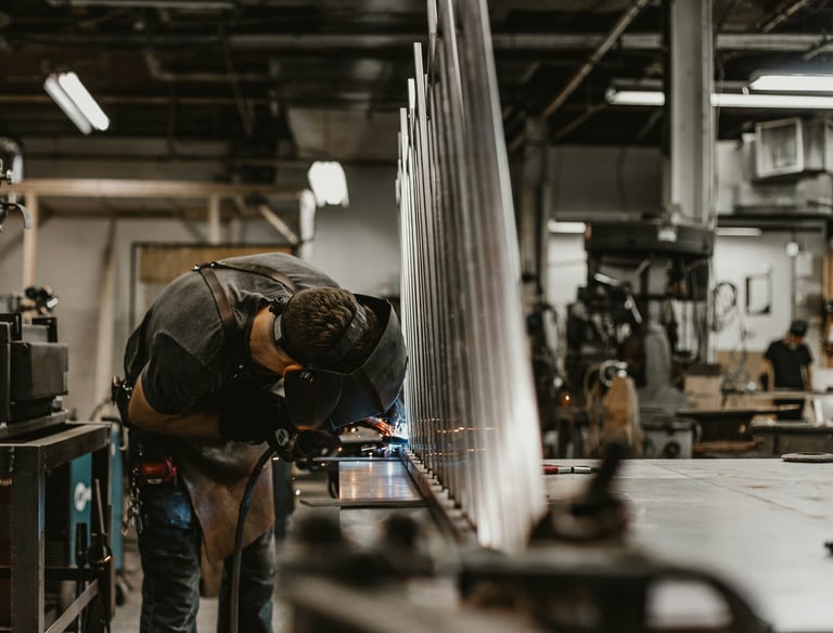 Stahlkonstruktion im Metallbau – robust, langlebig, für Industrie und Gewerbe