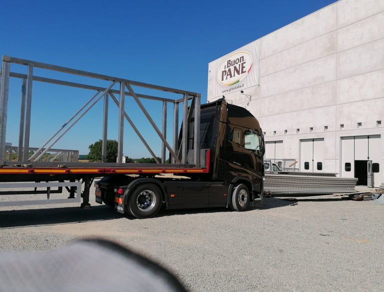 Logistica e trasporto merci per il settore alimentare e industriale.