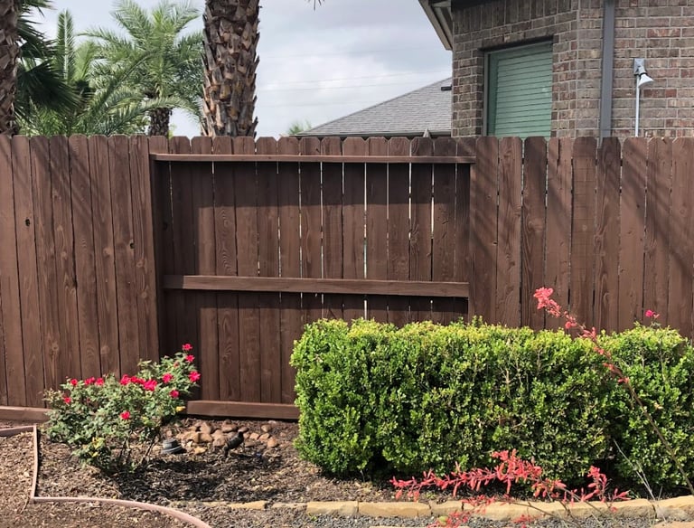 Padre brown sherwin williams superdeck solid stained wood fence