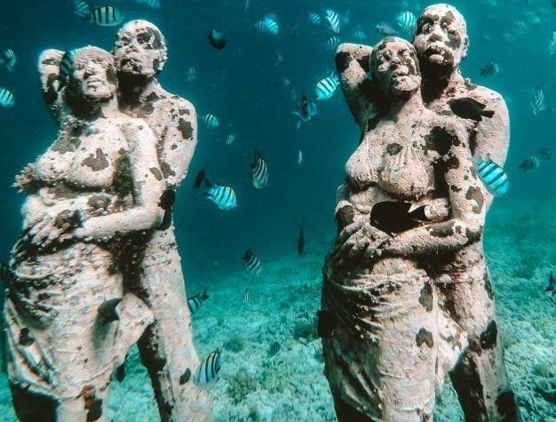 Couple Statues Underwater Gili Island