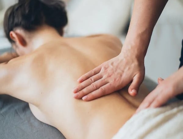 Massagem relaxante, preventiva, massagem leve