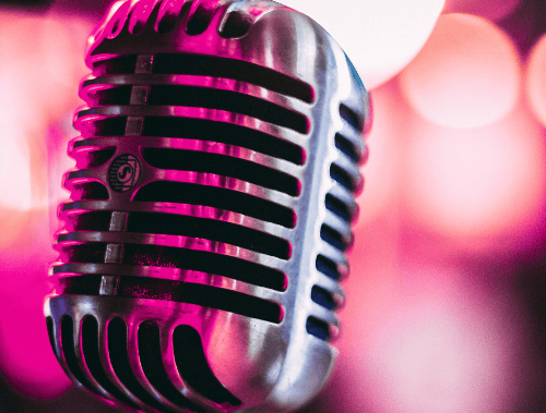 Micro rétro symbolisant le fait de faire entendre sa voix