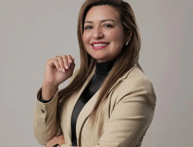 Rosmery A Young - Expert in aesthetics and dental cosmetology with over 20 years of experience