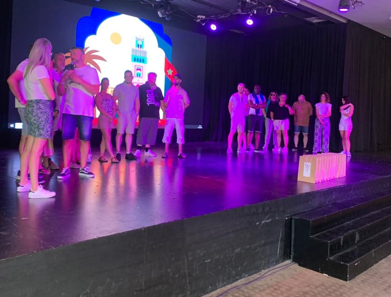 Activité créative en équipe lors d’un atelier artistique de team building