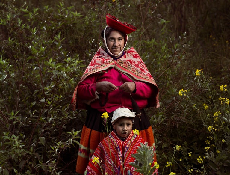 Madre e hijo miembros de la Cooperativa Artesanal de Ollantaytambo