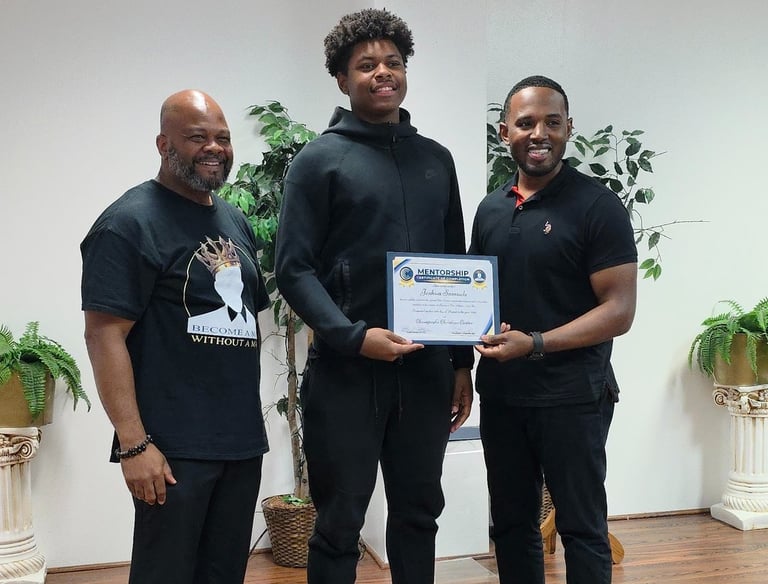 Mentee receiving certificate