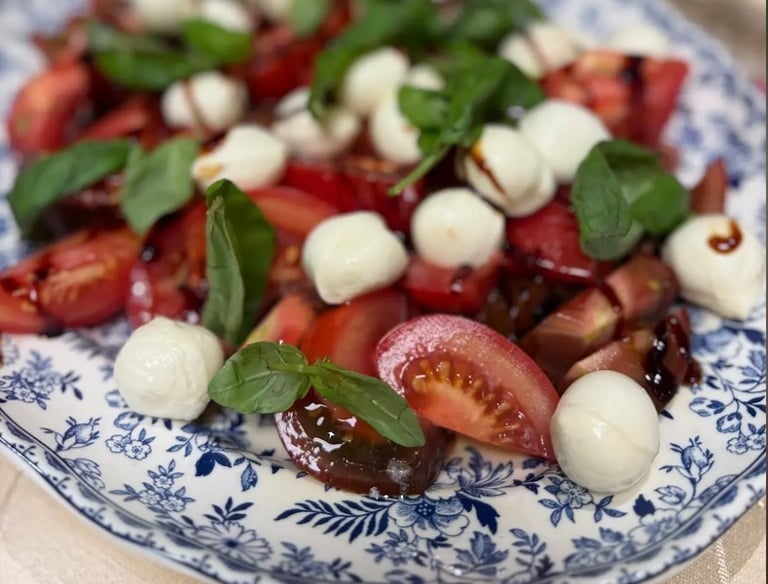 Capresse salad with tomatoes and mozarella