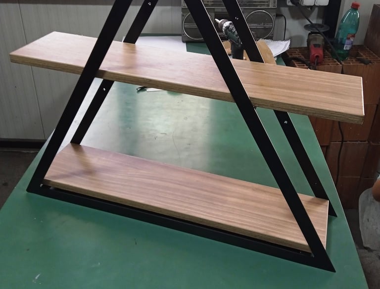 drvometal, drvo metal, nameštaj, police, stolovi, stolice, ograde, ograda, kapija