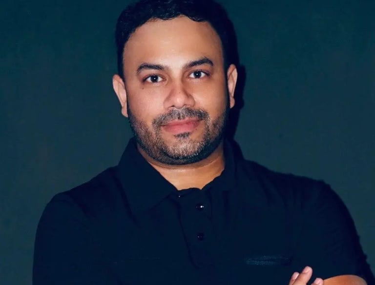 Jonathon Serrano - Master in Dermatology, expert in facial harmonization and anti-aging techniques