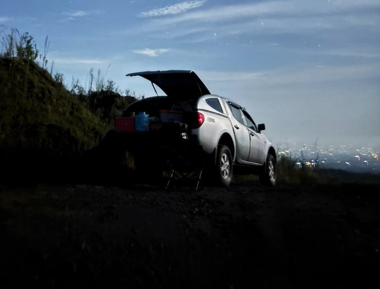 Beredskap ved akutte oppdrag. Vi renser hydrokarboner, foretar skredfarevurderinger og opprydding