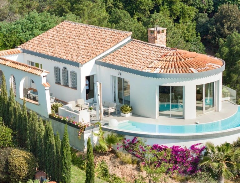 villa 3 chambres - vue mer panoramique - piscine - theoule sur mer 