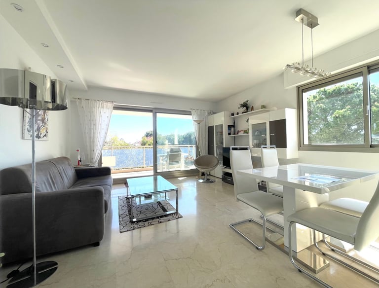 appartement 2 chambres - piscine - proche centre de Cannes et Mer