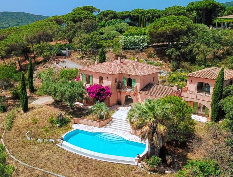 villa vue mer panoramique - ramatuelle - pres de la plage - piscine - 4 chambres