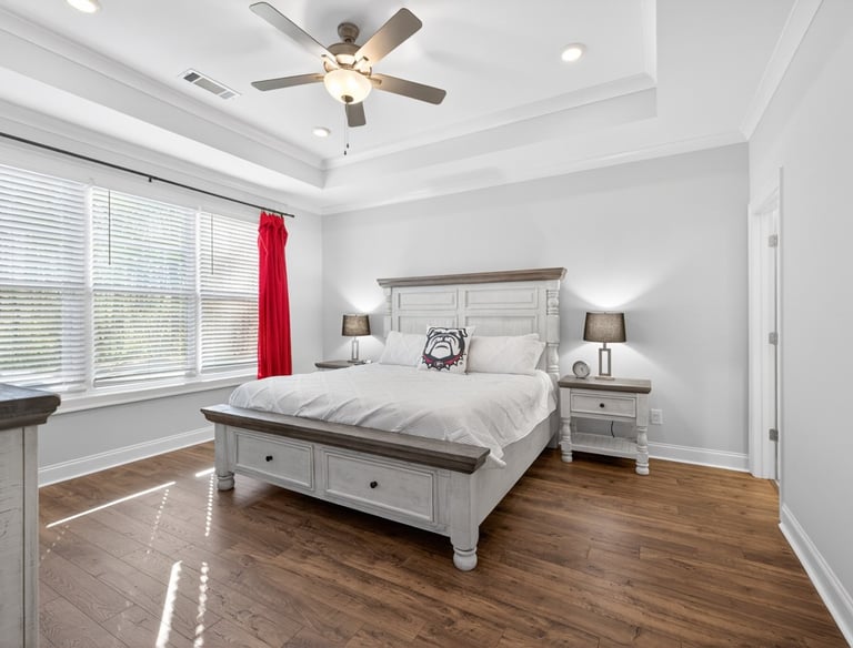 red-rocker-athens-primary-bed