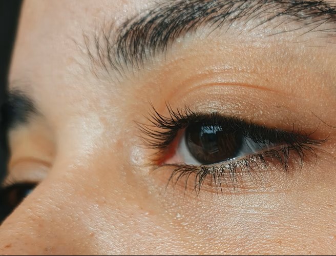 Close-up of Perfectly shaped eyebrows shaping Bradford with a natural arch.