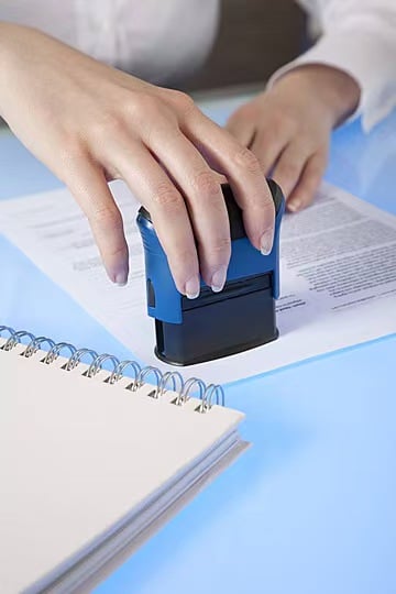 东方翻译公证办公室公证服务，专业严谨保密 Notary services at Eas