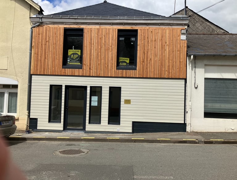 facade de cabinet kiné moderne en bois