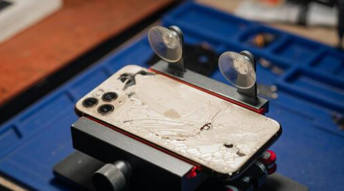 Professional iPhone and iPad screen and battery restoration.