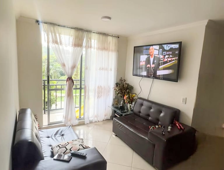 Sala del apartamento en venta en Rodeo Alto Medellín