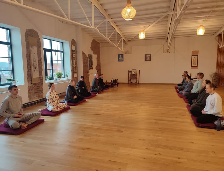 Zen meditacija, kvėpavimo pratimai, bendruomenė