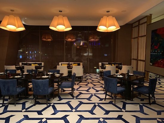 inside-the-restaurant