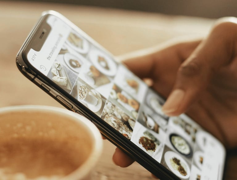 Campanhas no Facebook e Instagram.