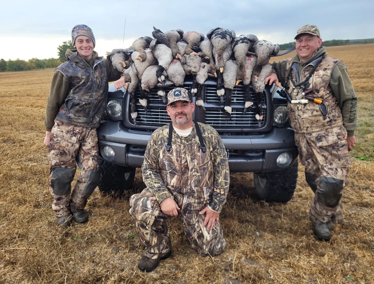 Saskatchewan waterfowl hunts - limit of dark geese