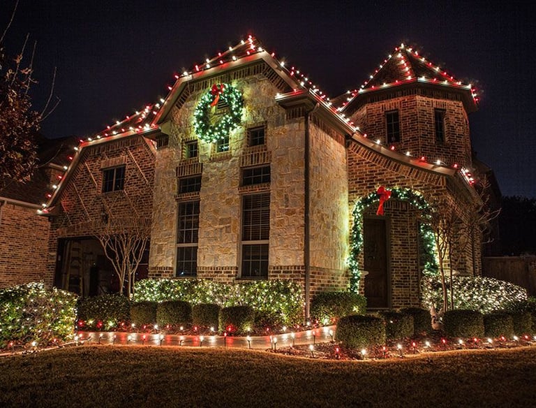 Une superbe maison illuminée par nos lumières de Noël
