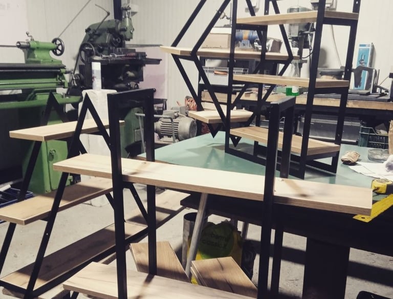 drvometal, drvo metal, nameštaj, police, stolovi, stolice, ograde, ograda, kapija