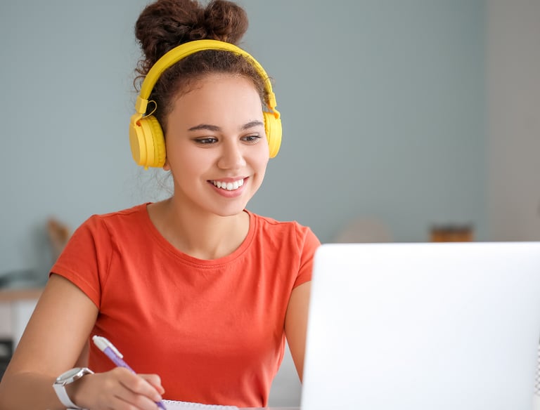 Online beauty marketing education for beauty professionals learning remotely