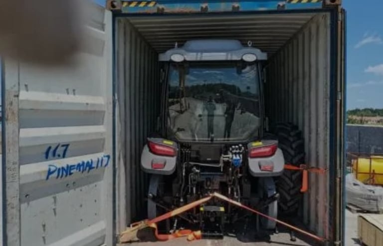 Hongmeng tractor is loaded in a container and ready to be sent to the customer