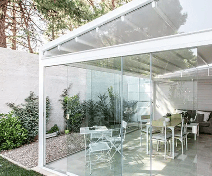pergola à toile rétractable, lyon et rhône alpes, bioclimatique, store, stomfy, pergola, sur mesure 