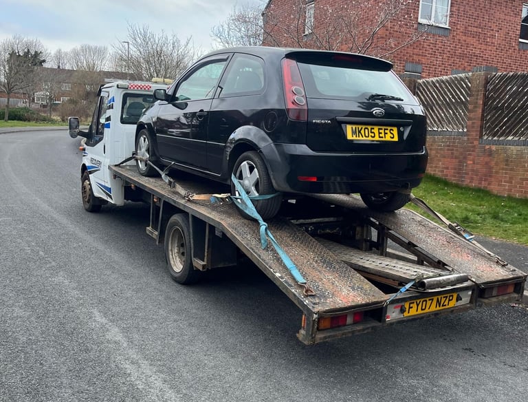 alt="Car recovery in Worcester displayed in L R Recycling gallery"