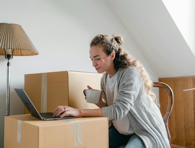 A woman moving into her new portable prefabricated House by Livorohaus