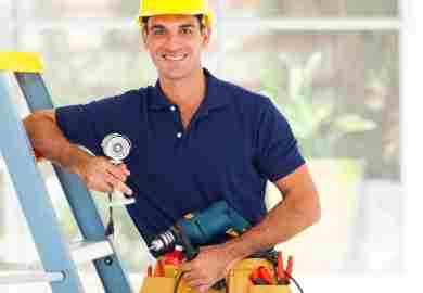 electricista trabajando