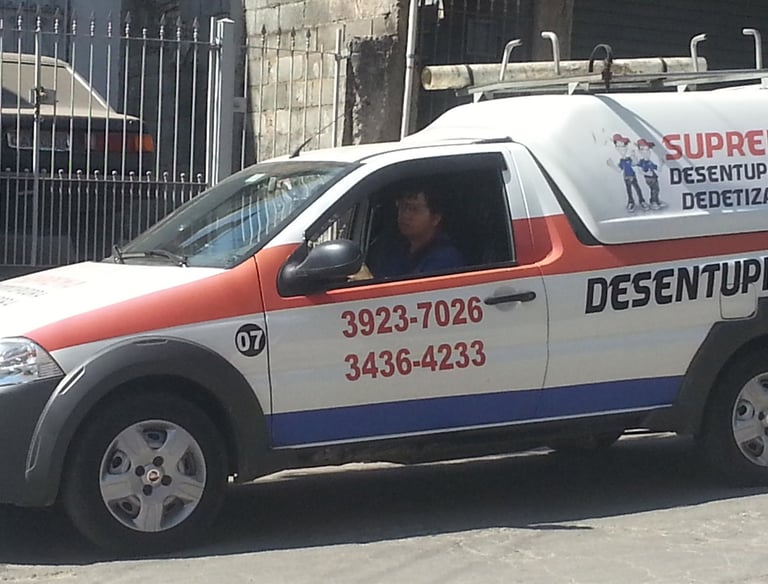 carro da suprema desentupidora
