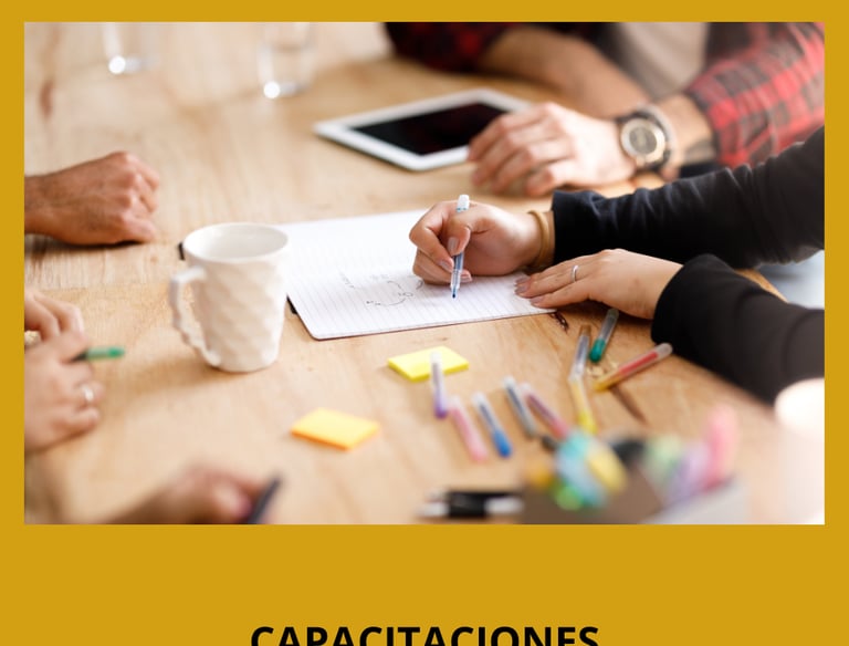 Personas escribiendo en una capacitación Tomar la Palabra