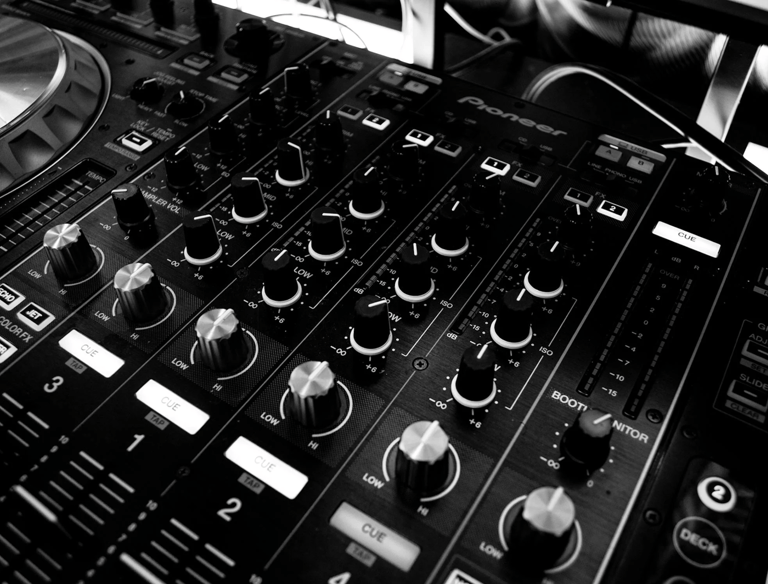 a dj - rx - 10 mixer and a dj - zr - 10