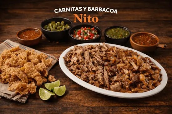 Carnitas surtida con salsas tradicionales en Querétaro