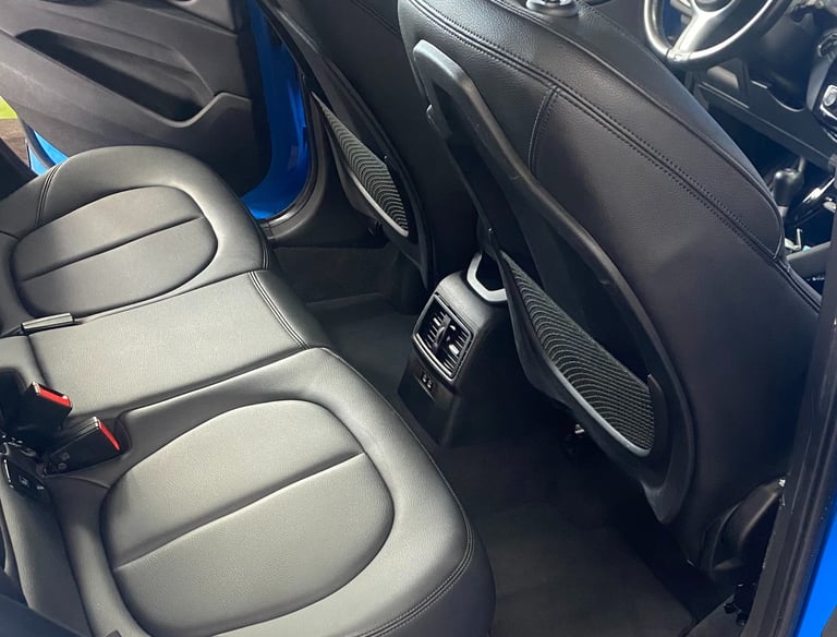 Innenreinigung mit Dampfreiniger – Autoaufbereitung Linz für Hygiene und Frische